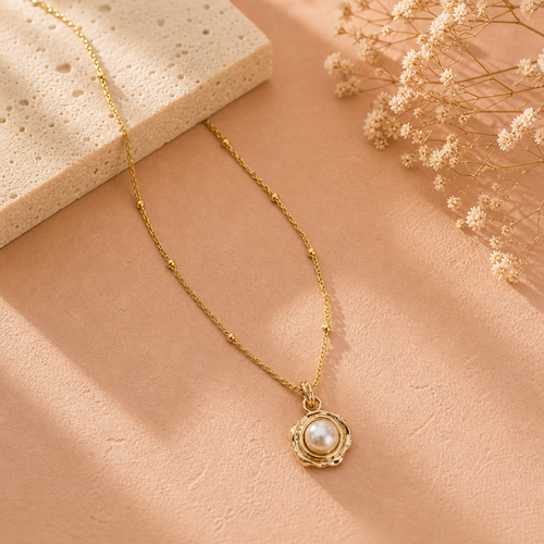 Aino Pearl Pendant Necklace