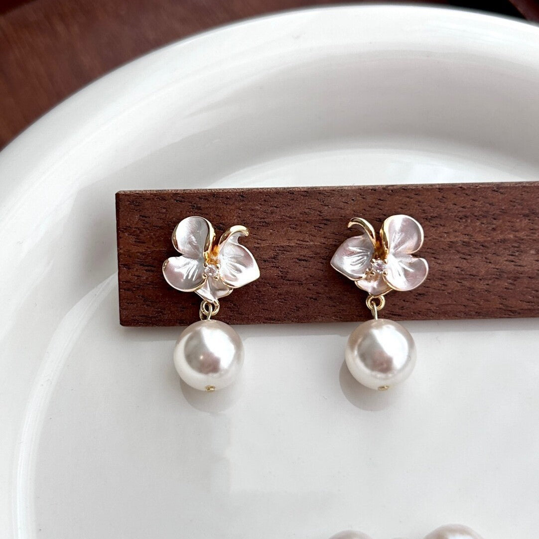 Hanna Pearl Drop Earrings