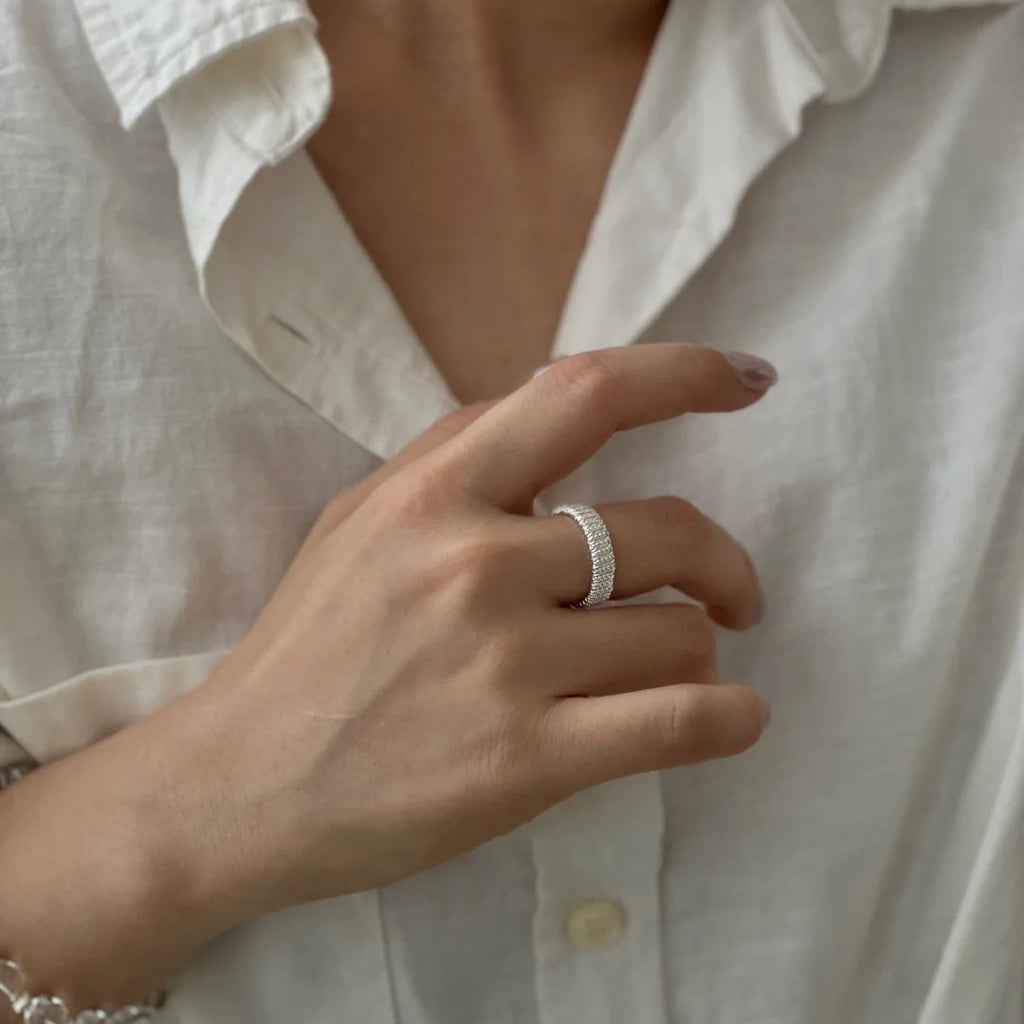 Hedda Ribbed Band Ring