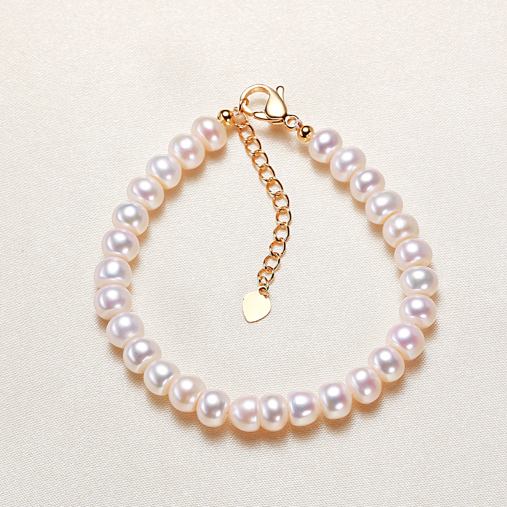 Astrid Pearl Bracelet