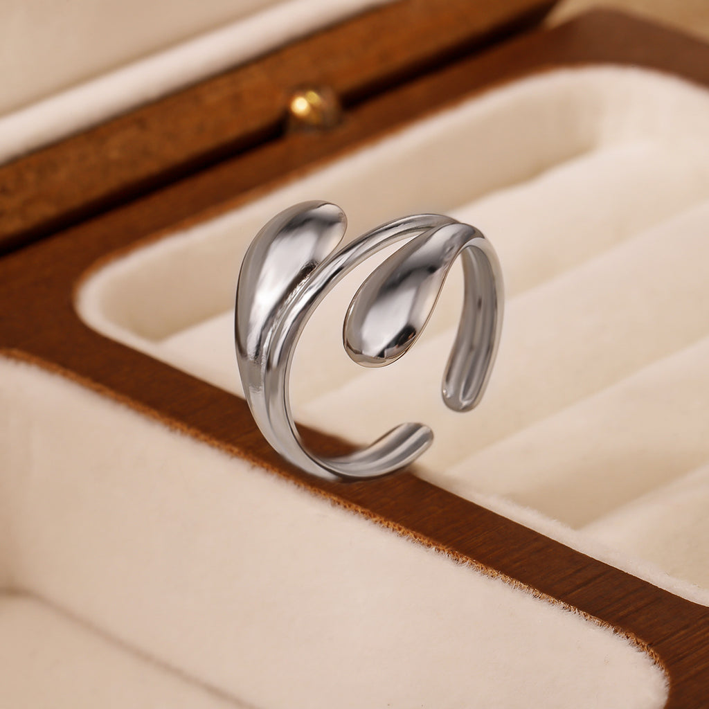 Ylva Twin-Teardrop Ring