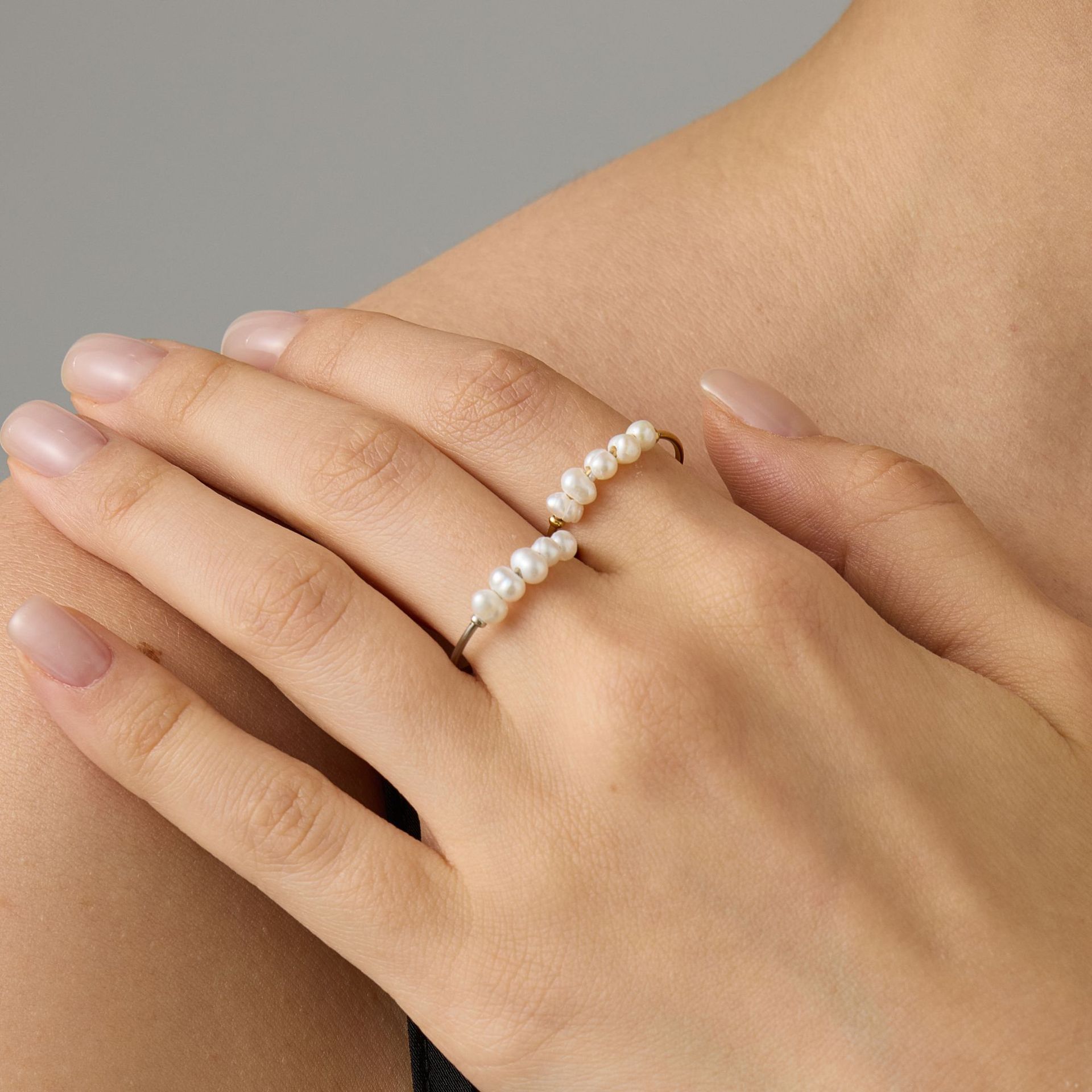 Vilja Pearl Wire Ring